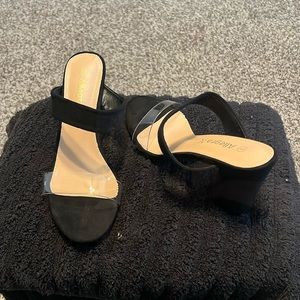 🚫SOLD🚫 Black SlipOn Chunky Heels👠